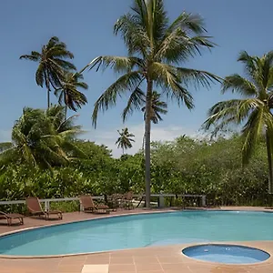 Em Frente A De Taperapuan; Piscina; 1 Quarto; Wifi 300 Mbs; Estacionamento Gratuito 1 Veiculo Casa de Férias